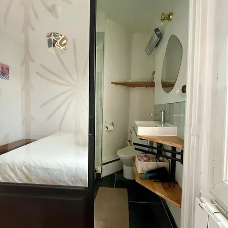 12 * Paris